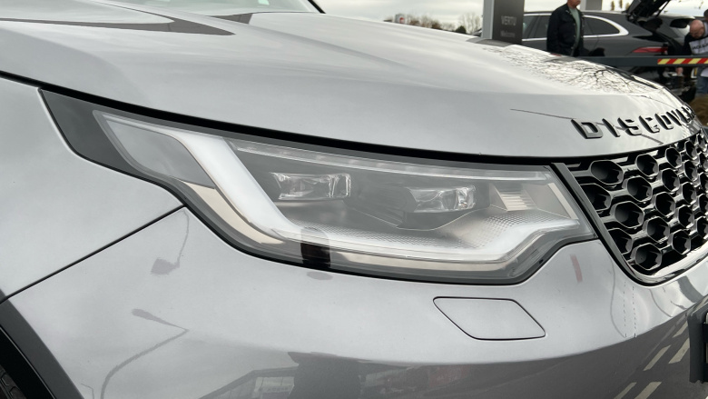 Land Rover Discovery 3.0 D300 R-Dynamic SE 5dr Auto Diesel Station Wagon